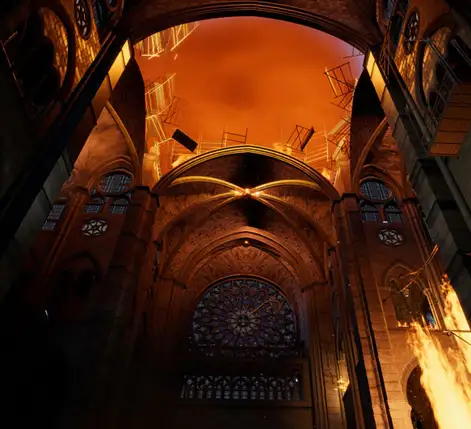 save-notre-dame-on-fire-pic2